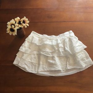 Maurice’s white ruffle skirt large